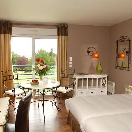 Logis L'Ermitage Hotel & Restaurant Saulges Room photo
